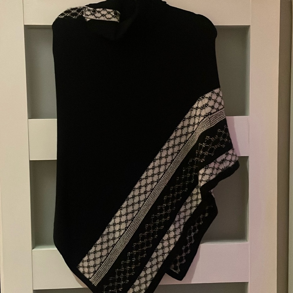 White House black market poncho XS
